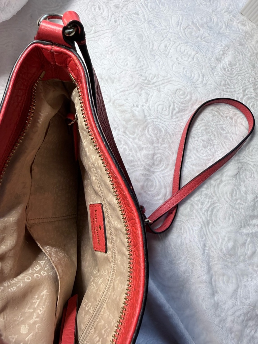 Kate Spade Red Crossbody Bag Pebbled Leather Perforated Front Zip - Picture 4 of 11